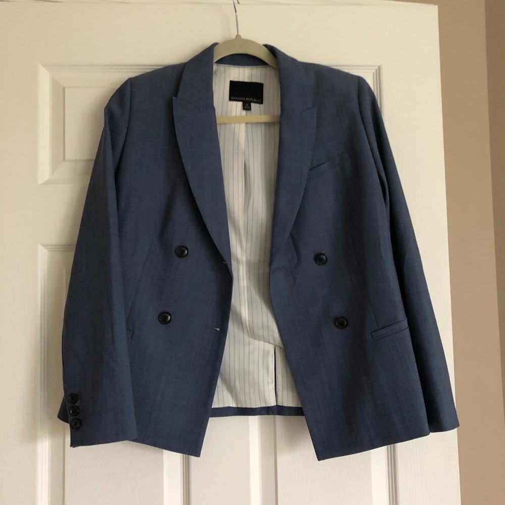 Banana Republic Women’s Suit Jacket- Size 6